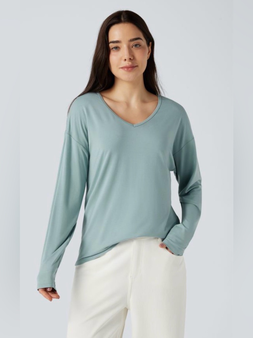 HALARA Relaxed V-Neck Long Sleeve Top in Oil Blue size XL